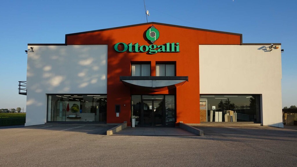 lorenzo ottogalli latisana delo showroom - facciata