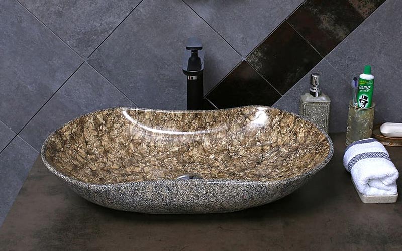 Delo blogpost – i miscelatori a corpo alto – lavabo a bacinella marmo Delo blogpost - i miscelatori a corpo alto - lavabo a bacinella marmo