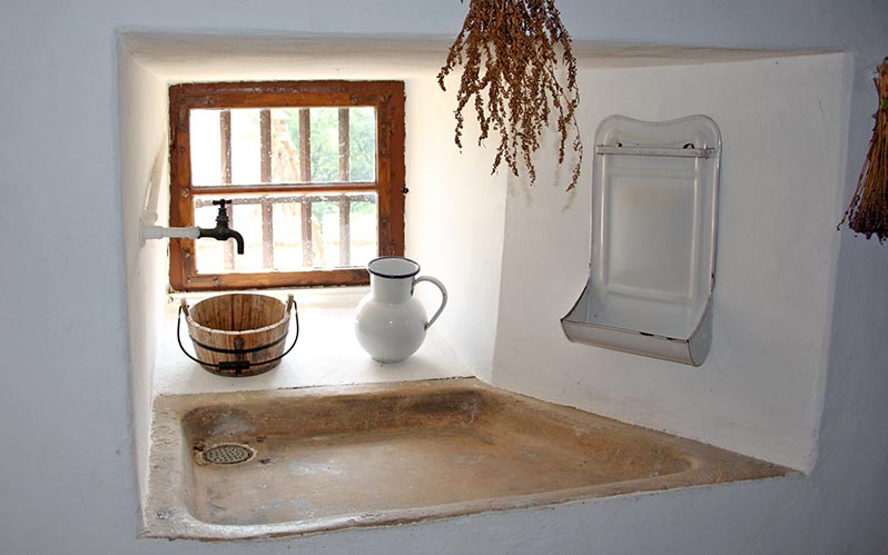 Delo blogpost - curiosita bagno - lavabo antico