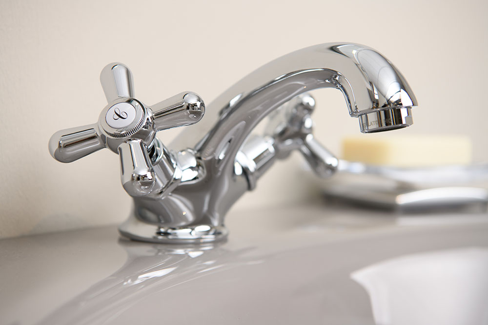 rubinetto da lavabo a manopole - Delo Eva 3007001 - Delo Magazine
