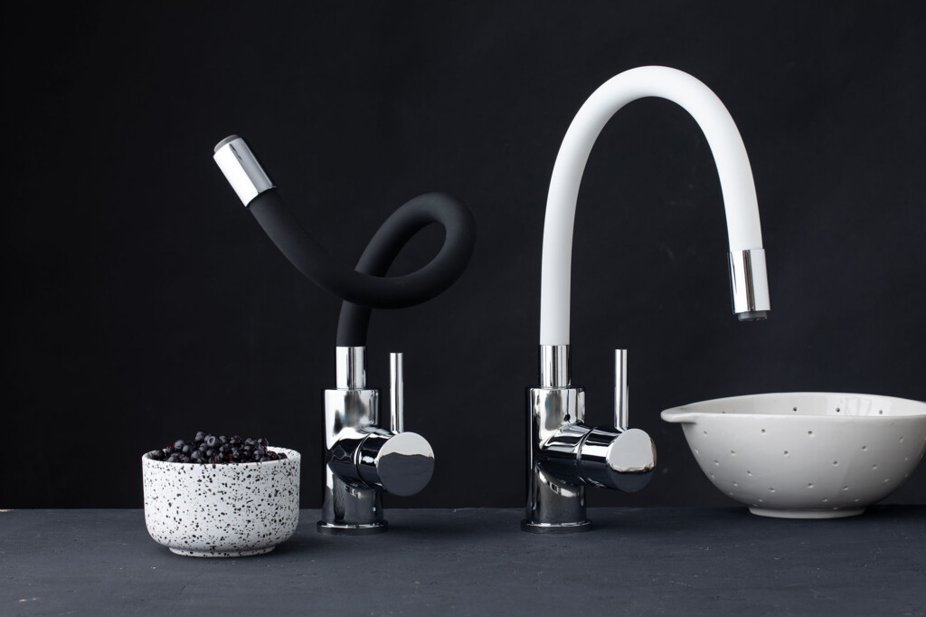 Rubinetto Acqua Fredda 12V Per Camper, Roulotte E Barca - Comet London Pieghevole - Beccuccio 150mm - Microinterruttore Integrato