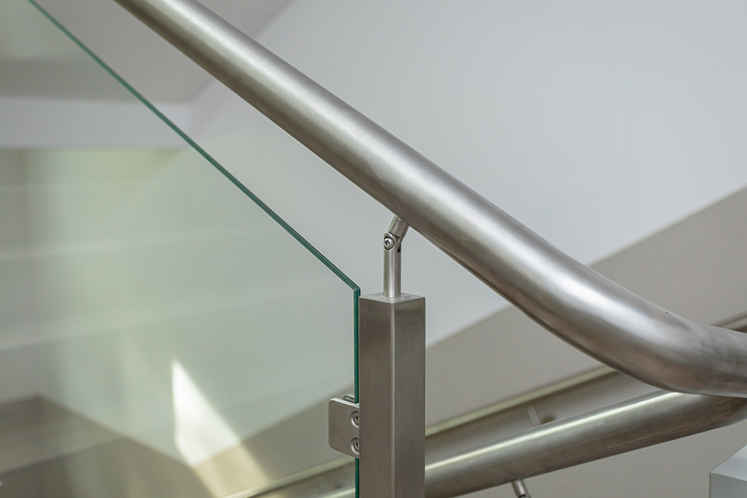 delo magazine -rubinetteria inox - scala in inox