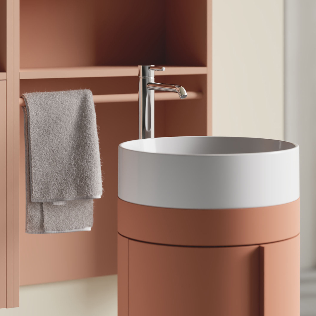Delo - bagno nuance terracotta - dettaglio miscelatore Tonda corpo alto